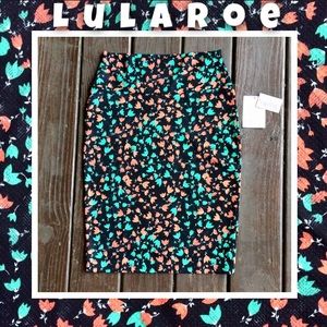 NWT—LULAROE Cassie Skirt